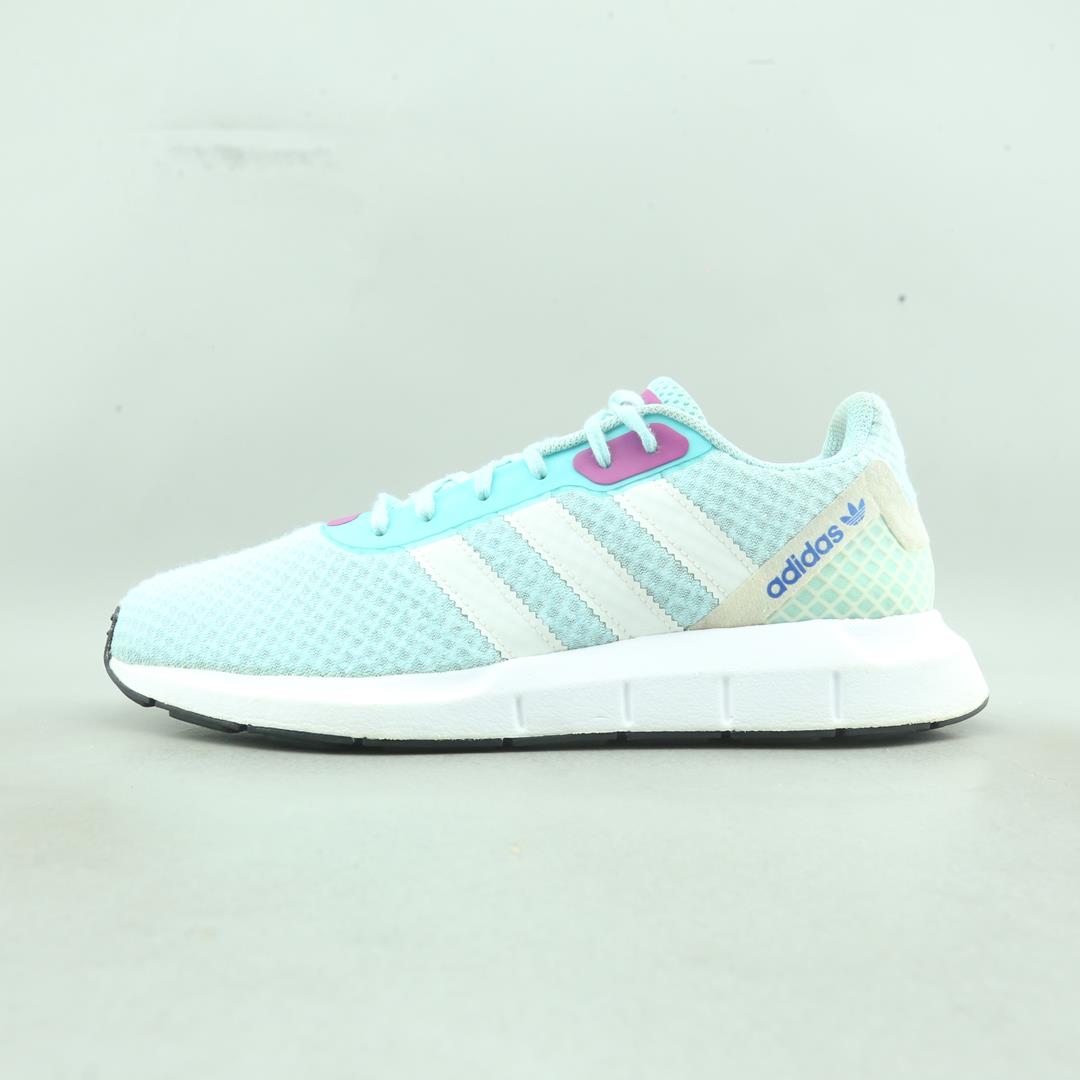ADIDAS  SWIFT RUN RF