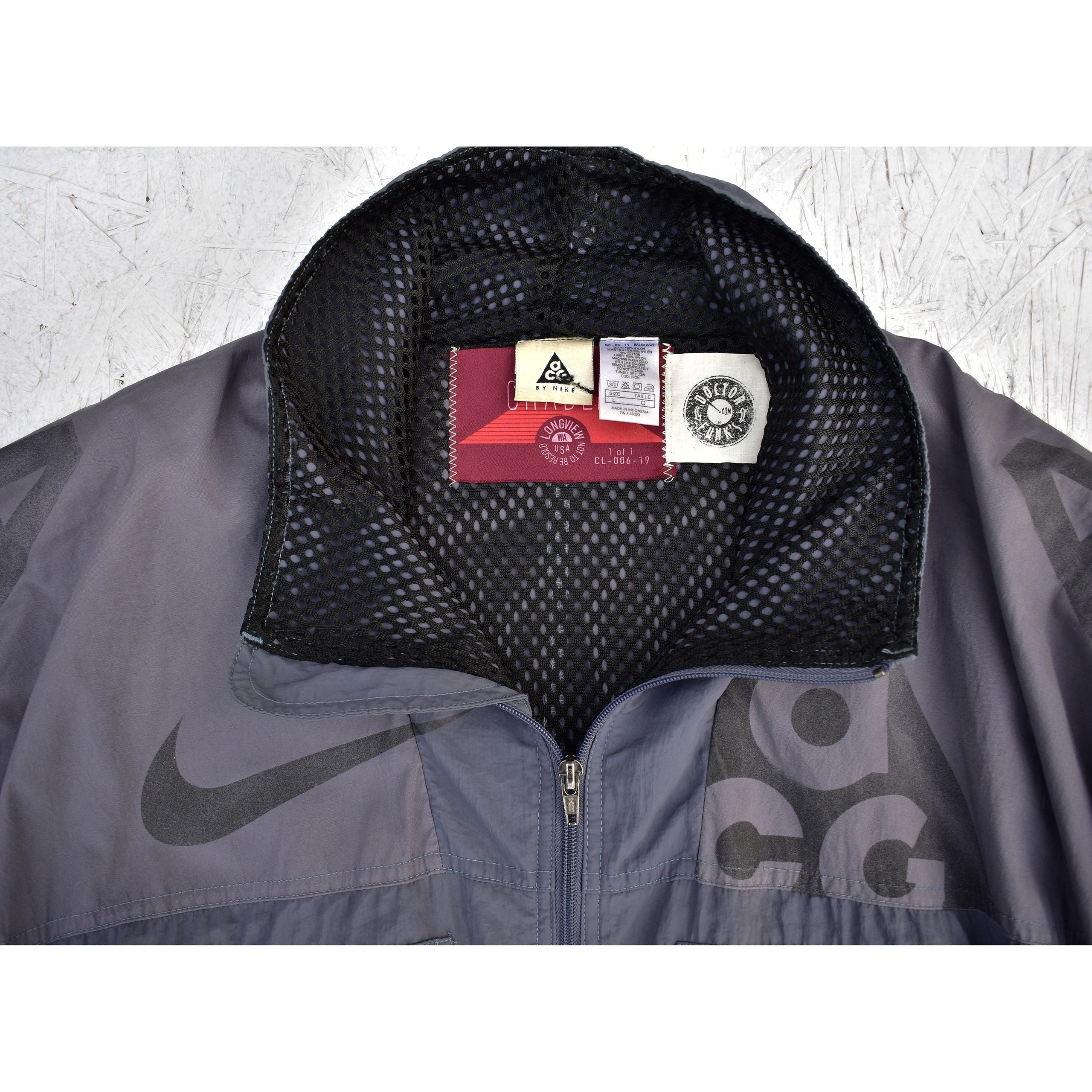 1/1 Nike ACG 90's Nylon & Mesh Oversized Jacket Size Large
