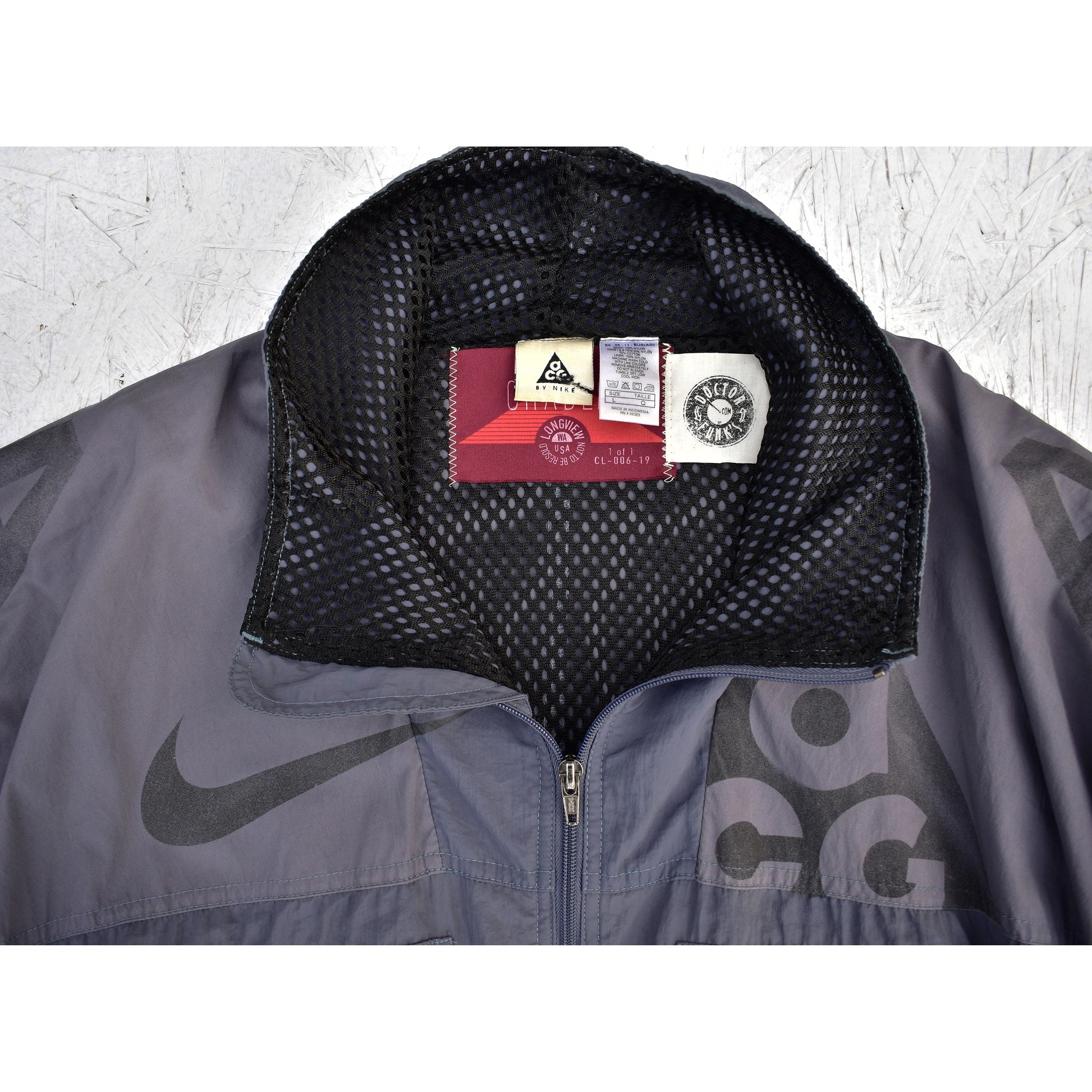 1/1 Nike ACG 90's Nylon & Mesh Oversized Jacket Size Large