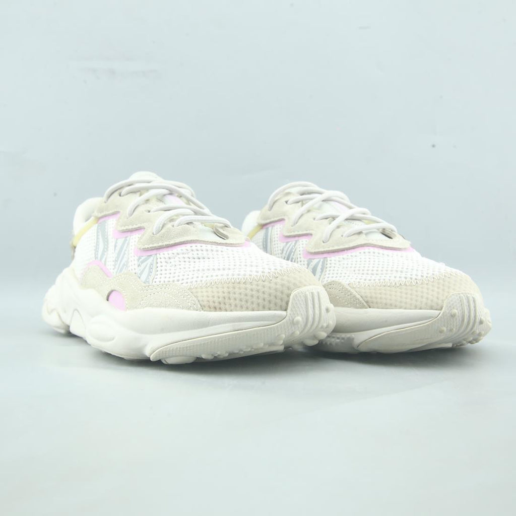 ADIDAS  OZWEEGO