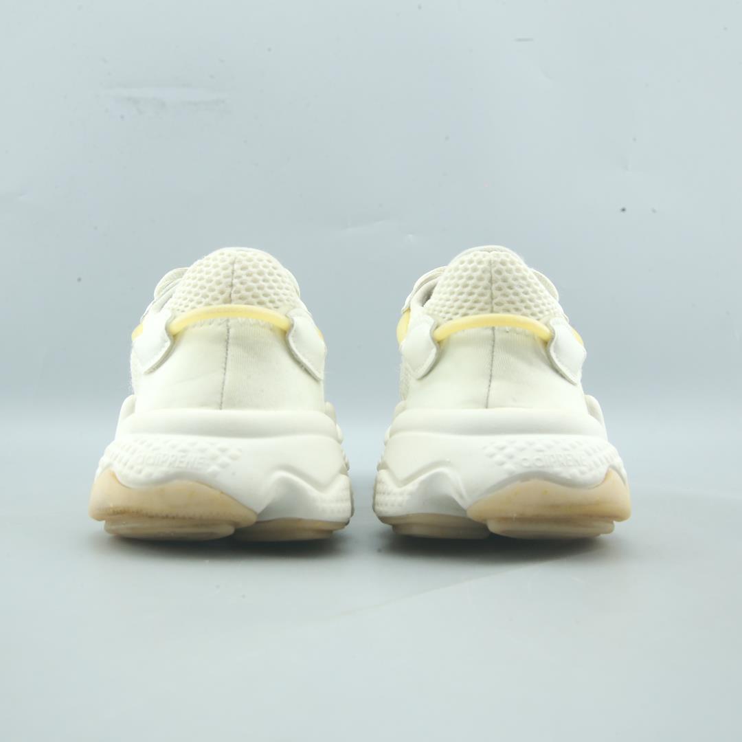 ADIDAS  OZWEEGO