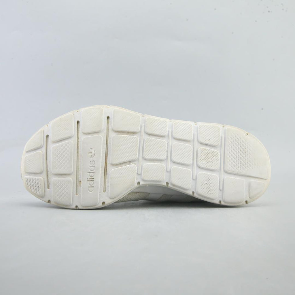 ADIDAS  SWIFT RUN