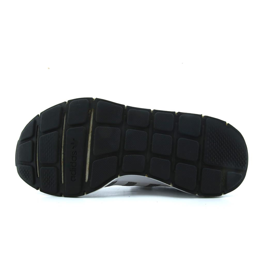 ADIDAS  SWIFT RUN