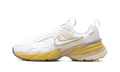 V2K Run WMNS"Gore-Tex White Light Bone" FZ2622 100