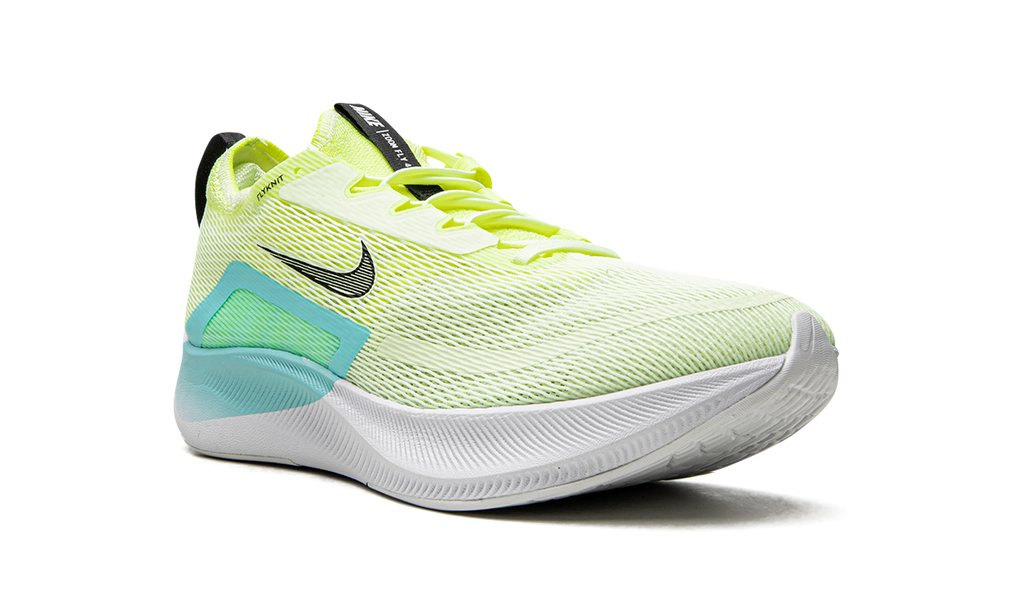 ZOOM FLY 4 MNS WMNS CT2401 700